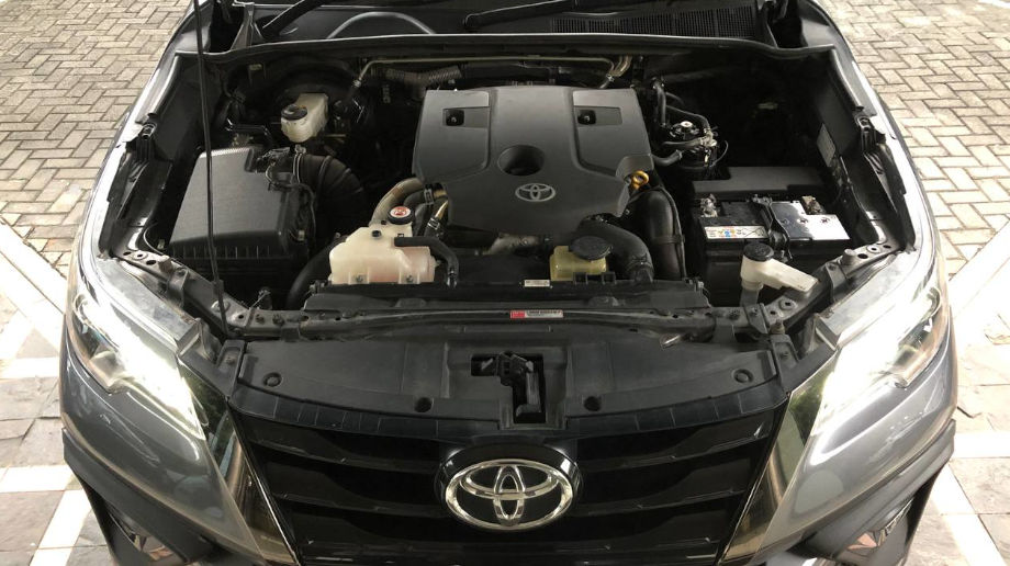 TOYOTA FORTUNER FORTUNER 2.4 VRZ TRD AT DIESEL (NEW) AT 2020